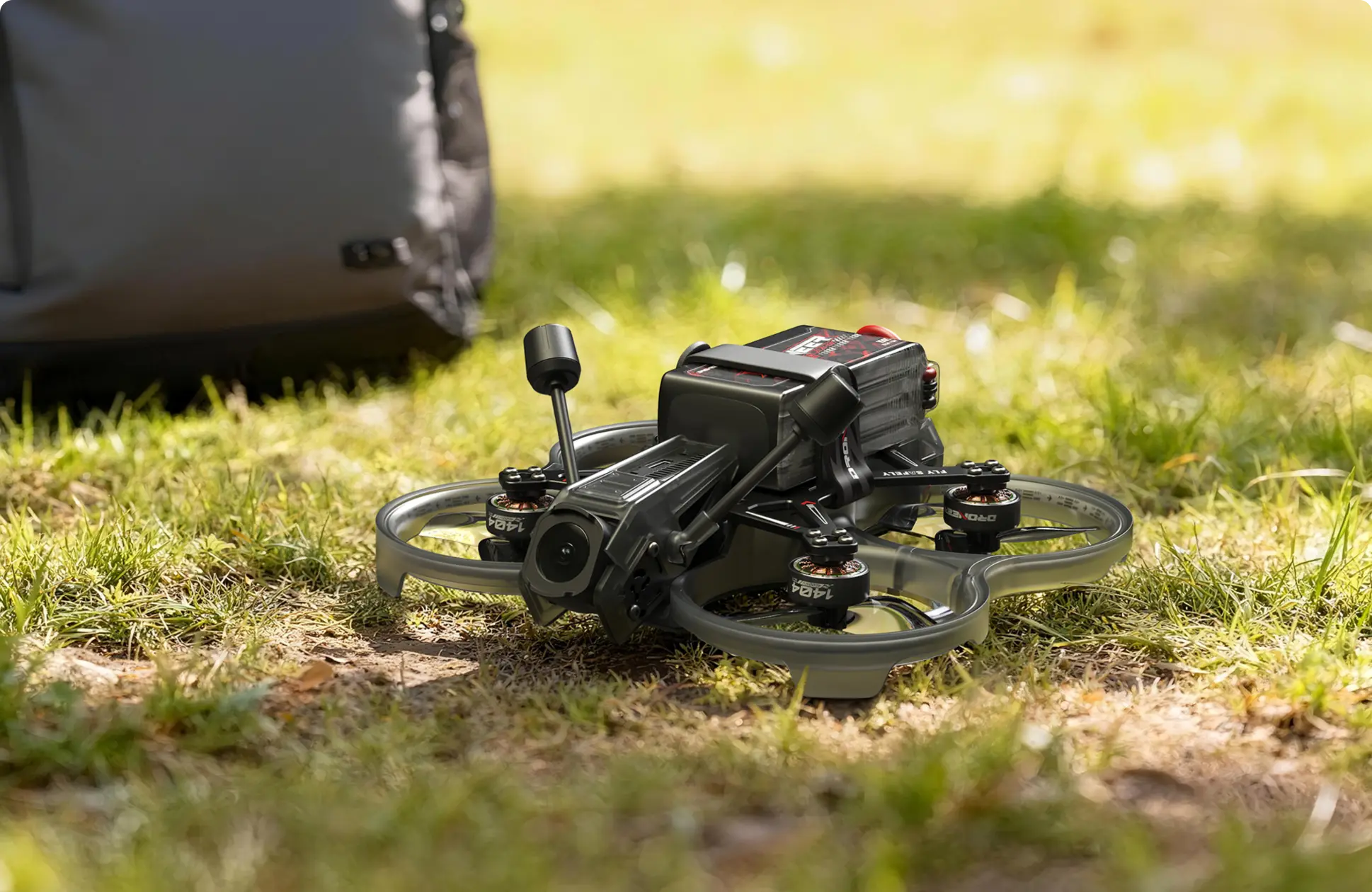 C2501穿越机带电池，畅快户外飞行